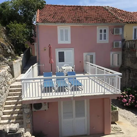 Mila * Cavtat